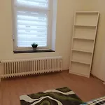 Gemuetliche Altbauwohnungen Mit Einzelzimmern Und Parkplatz Direkt Am Haus! Apartmán *