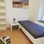 Gemuetliche Altbauwohnungen Mit Einzelzimmern Und Parkplatz Direkt Am Haus!