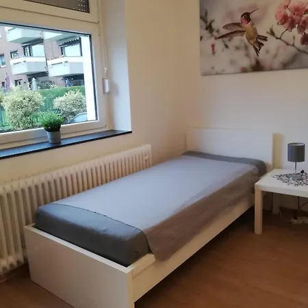 Gemuetliche Altbauwohnungen Mit Einzelzimmern Und Parkplatz Direkt Am Haus!