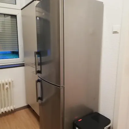 Gemuetliche Altbauwohnungen Mit Einzelzimmern Und Parkplatz Direkt Am Haus! 아파트