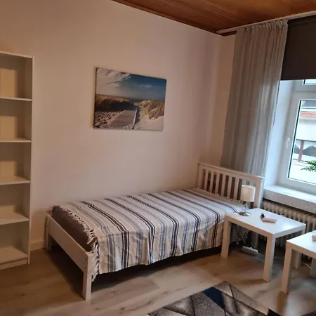 Gemuetliche Altbauwohnungen Mit Einzelzimmern Und Parkplatz Direkt Am Haus! Lägenhet Bochum