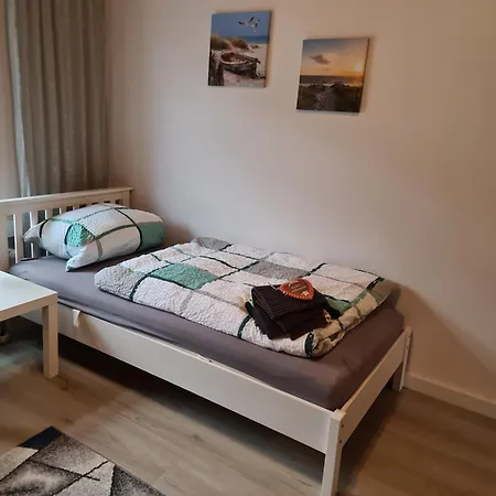 Διαμέρισμα Gemuetliche Altbauwohnungen Mit Einzelzimmern Und Parkplatz Direkt Am Haus!