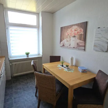 Gemuetliche Altbauwohnungen Mit Einzelzimmern Und Parkplatz Direkt Am Haus! Bochum