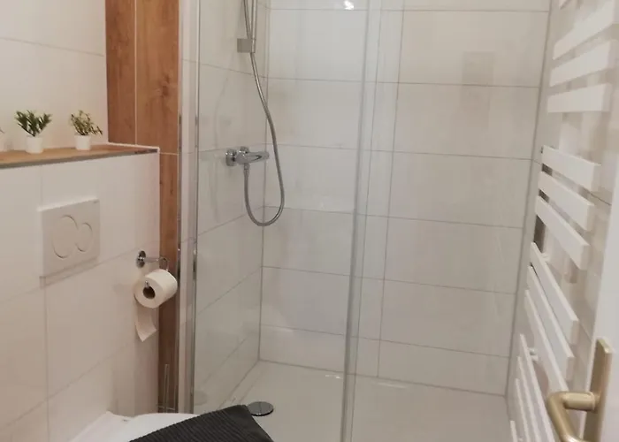 Apartamento Gemuetliche Altbauwohnungen Mit Einzelzimmern Und Parkplatz Direkt Am Haus!