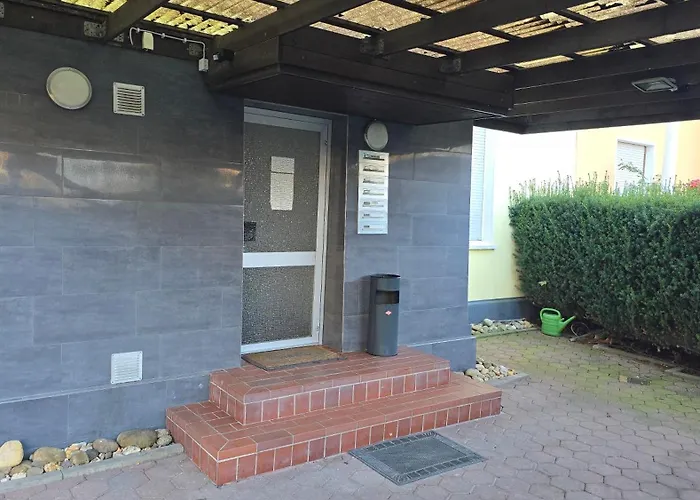 Gemuetliche Altbauwohnungen Mit Einzelzimmern Und Parkplatz Direkt Am Haus! Apartamento